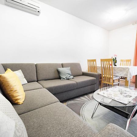 Vila Vodice Apartment ภายนอก รูปภาพ